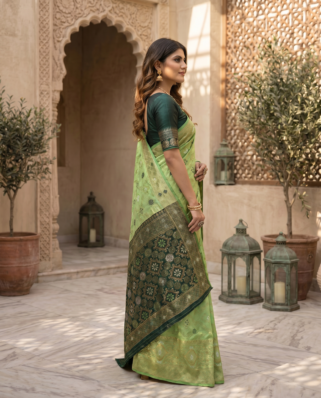 Elegant Bottle Green Banarasi Silk Saree with Contrast Red Zari Border - output 0 - 03 side