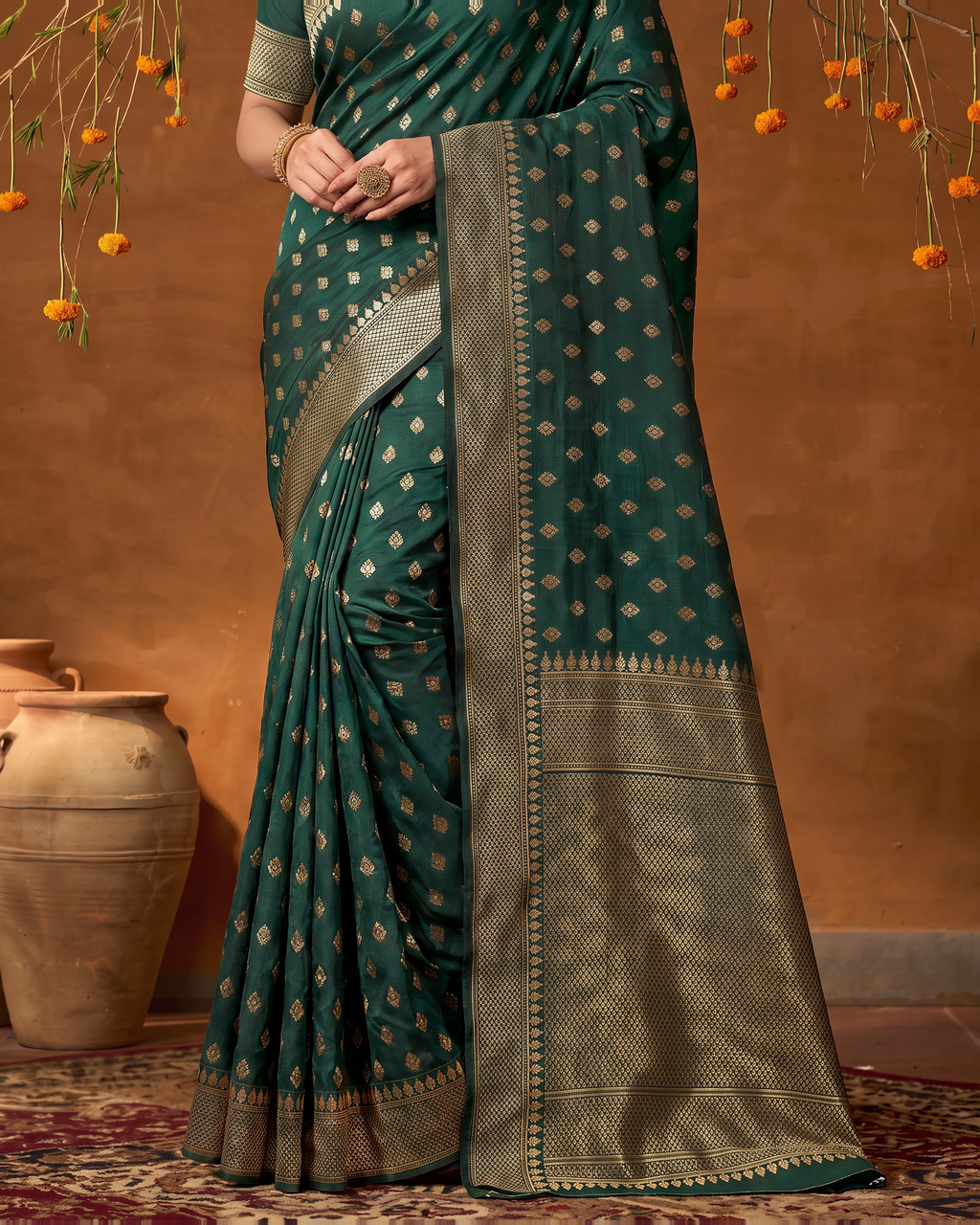 Elegant Chandrika Petite Motif Silk Saree - Dark Green - lower border closeup