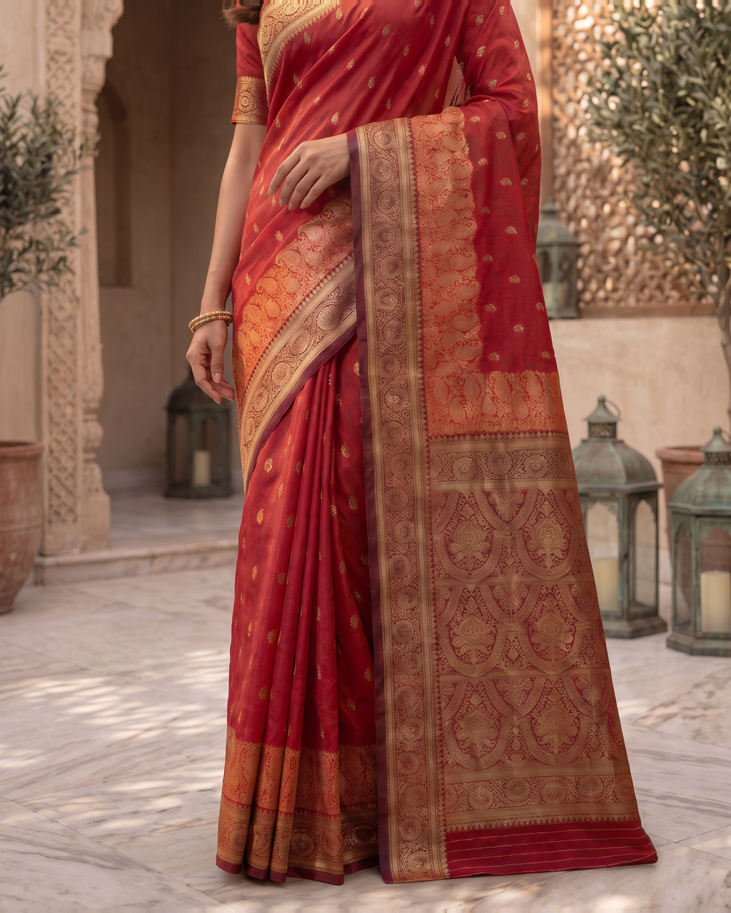 Elegant Rani Pink Banarasi Style Zari Woven Saree with Rich Golden Designer Pallu – Wedding & Festive Wear - Red - upper closeup