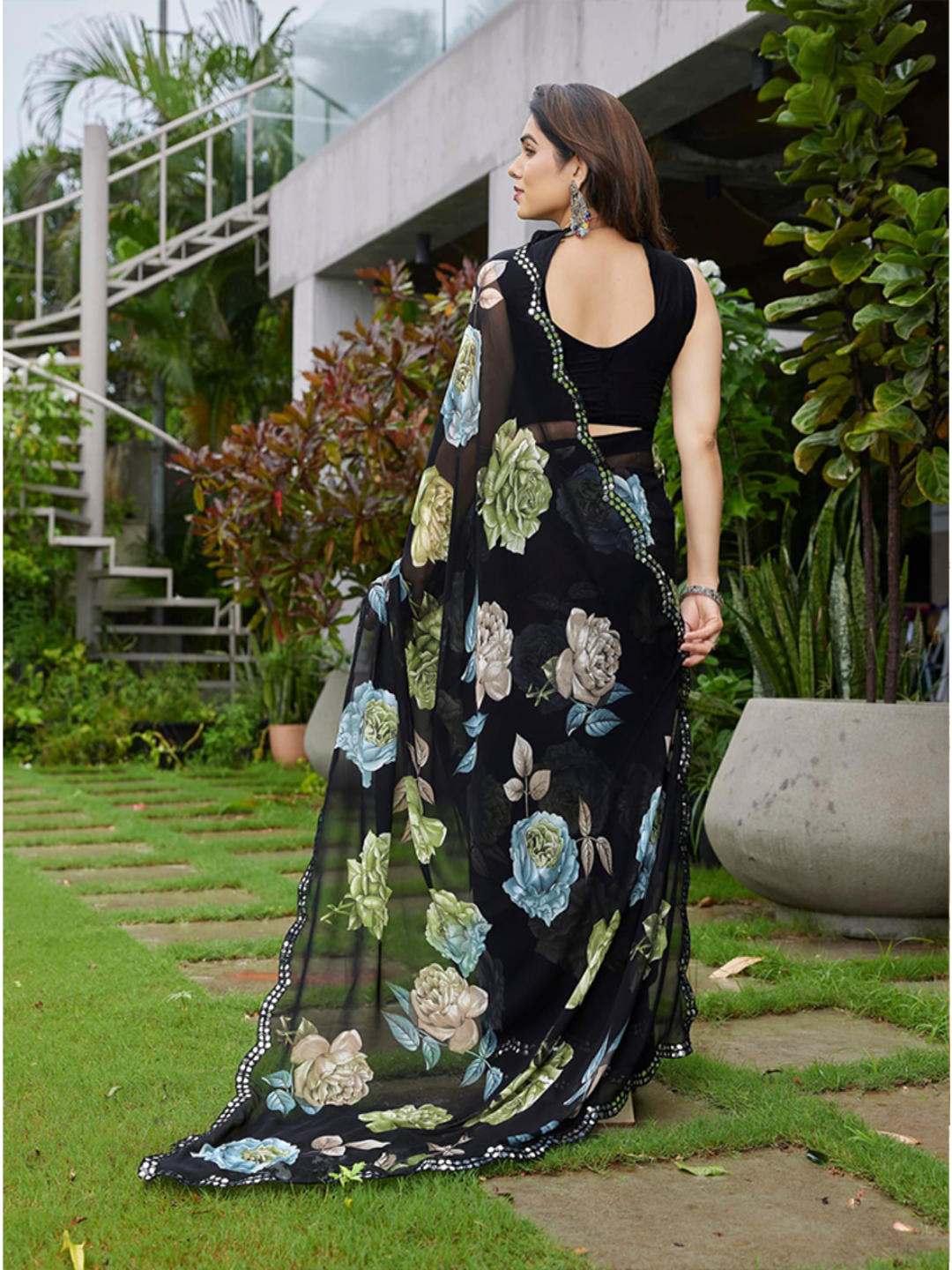 Elegant Black Floral Printed Georgette Saree with Designer Border – Party Wear & Casual Wear