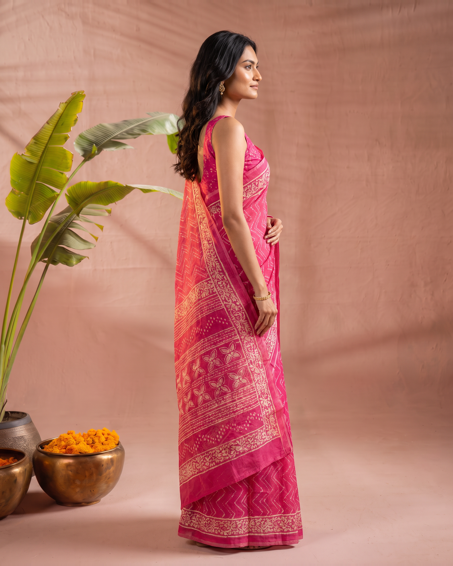 Graceful Pure Cotton Pink Printed Saree with White Ethnic Patterns - Pink - side