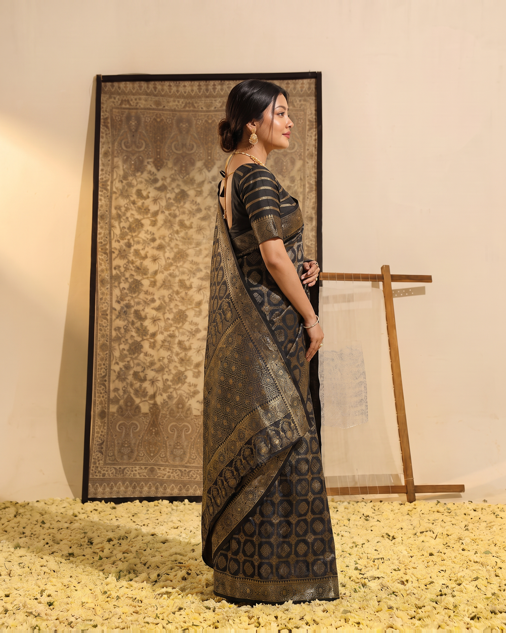 Ira Box Pattern Festive Saree with Modern Designer Pallu - Black - side