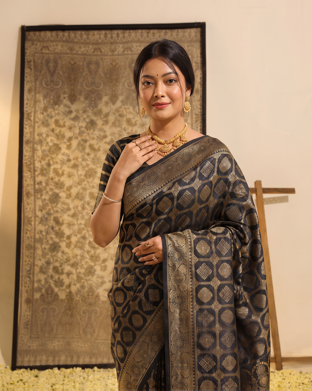 Ira Box Pattern Festive Saree with Modern Designer Pallu - Black - upper closeup