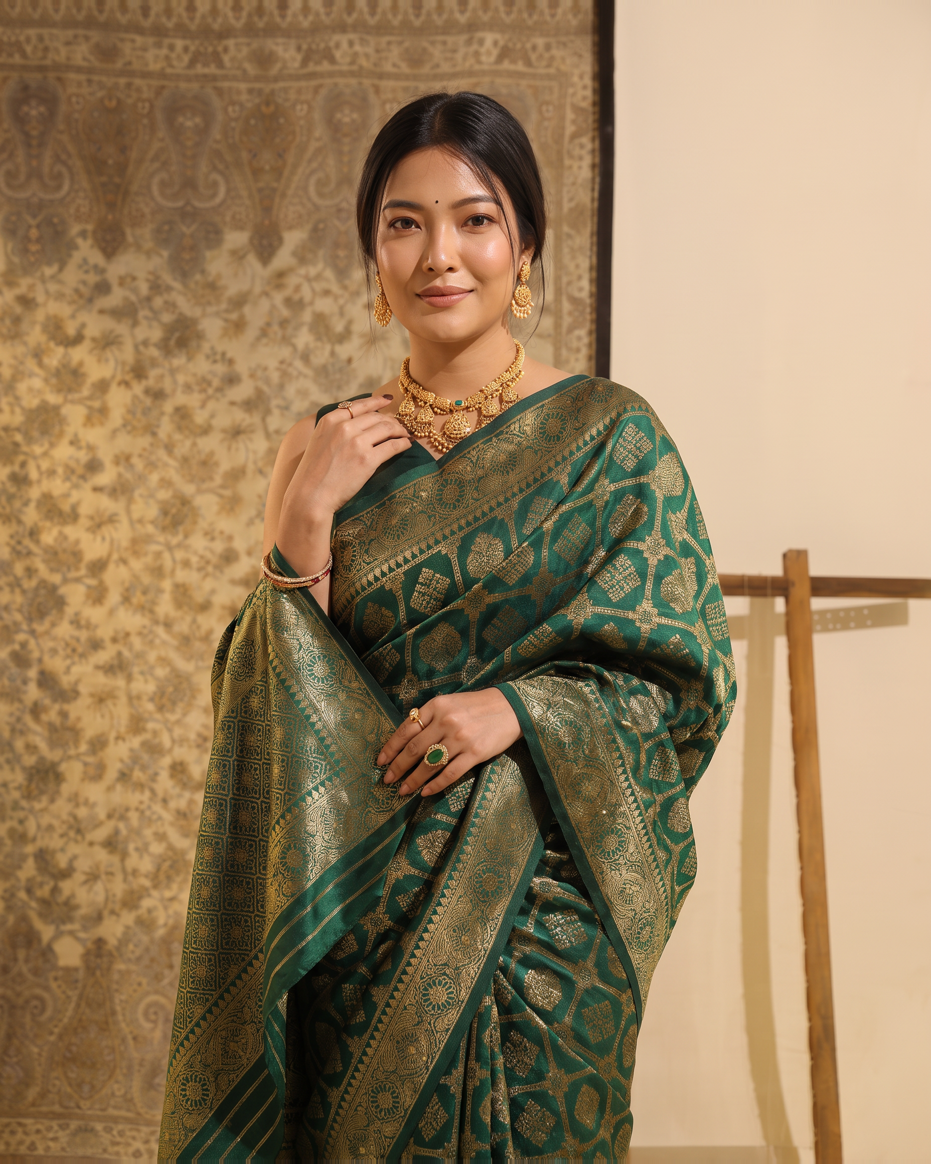 Ira Box Pattern Festive Saree with Modern Designer Pallu - Green - upper closeup