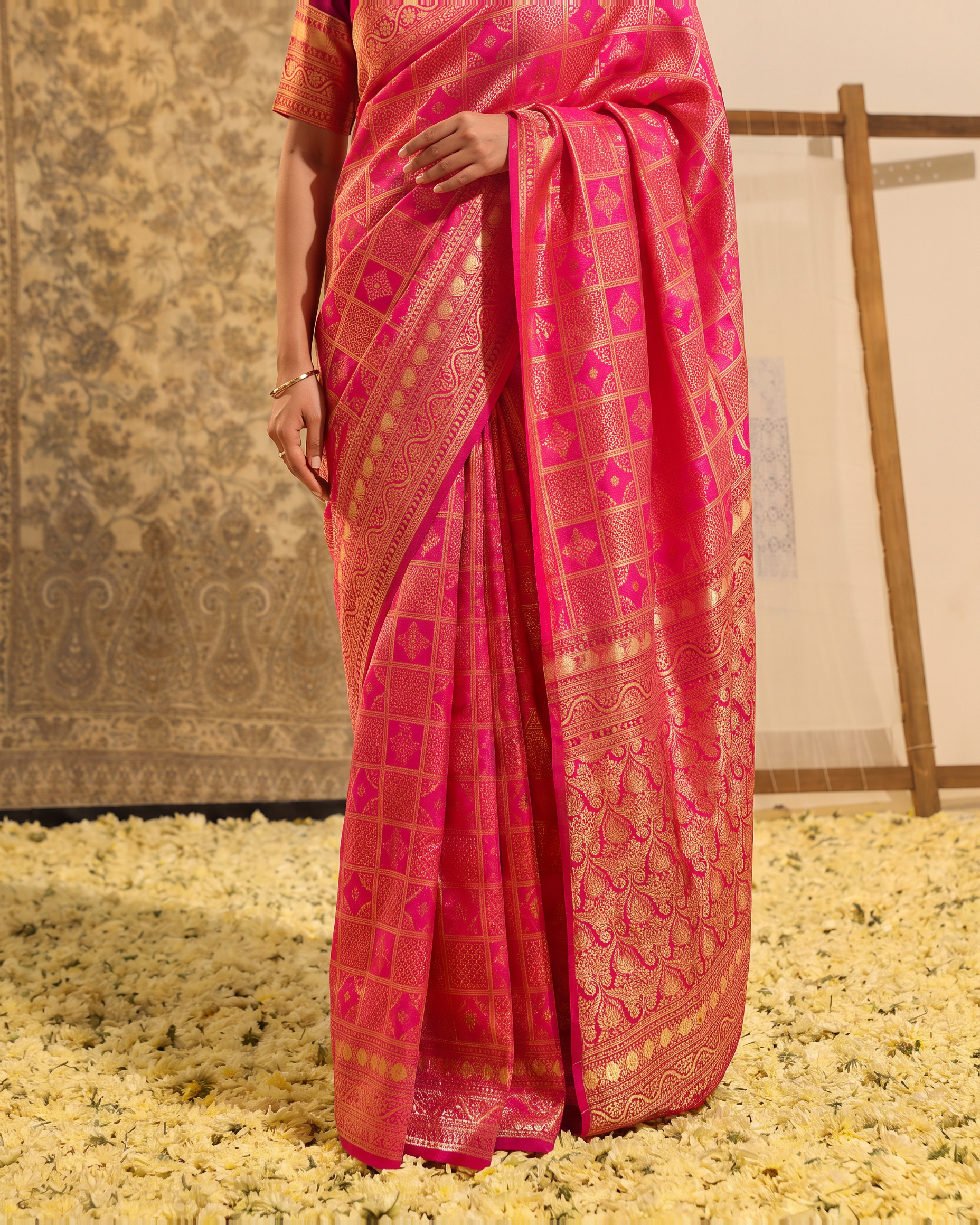 Ira Box Pattern Festive Saree with Modern Designer Pallu - Pink - lower closeup