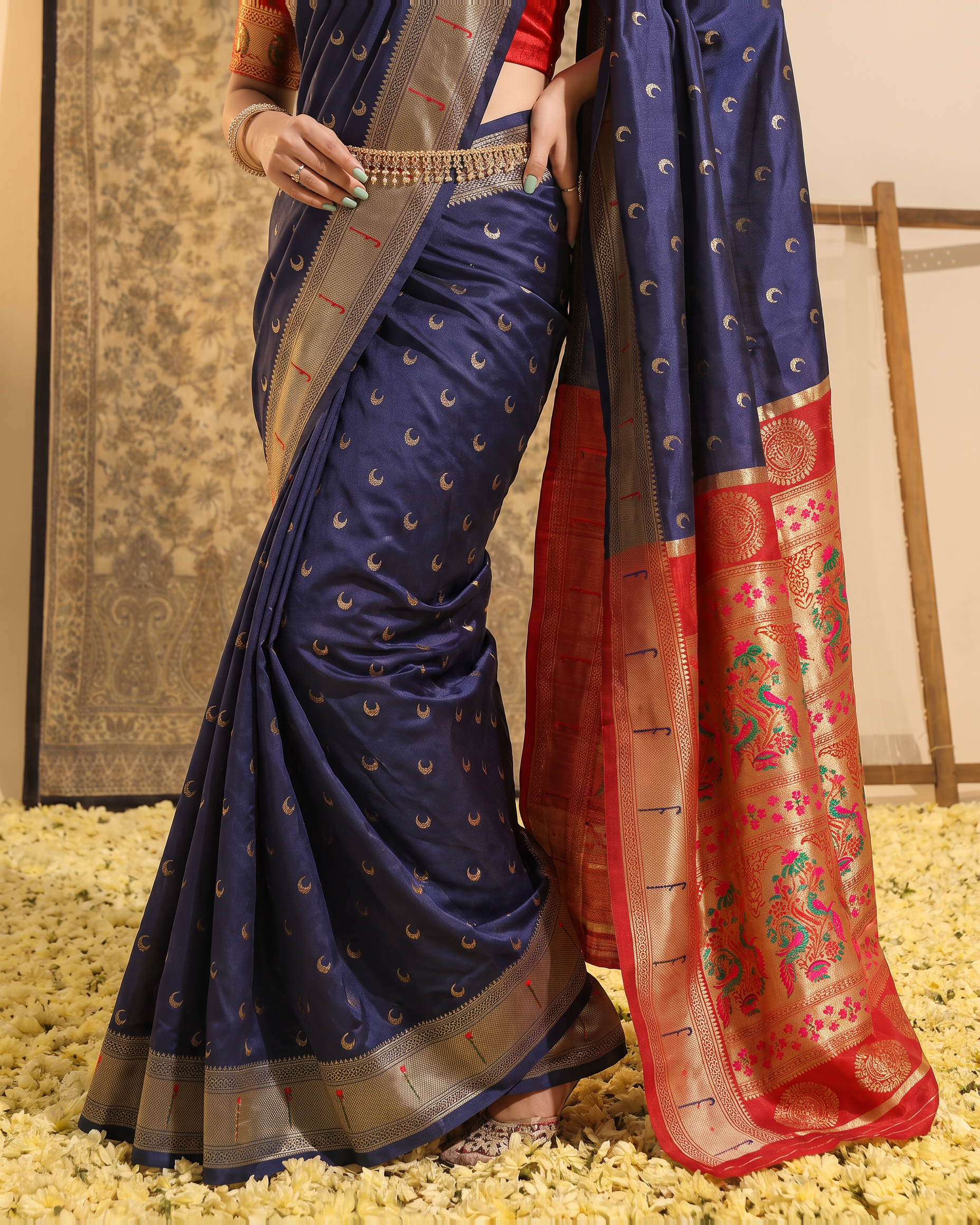 Ira Heritage Zari Pallu Paithani Silk Saree - Navy Blue - lower closeup