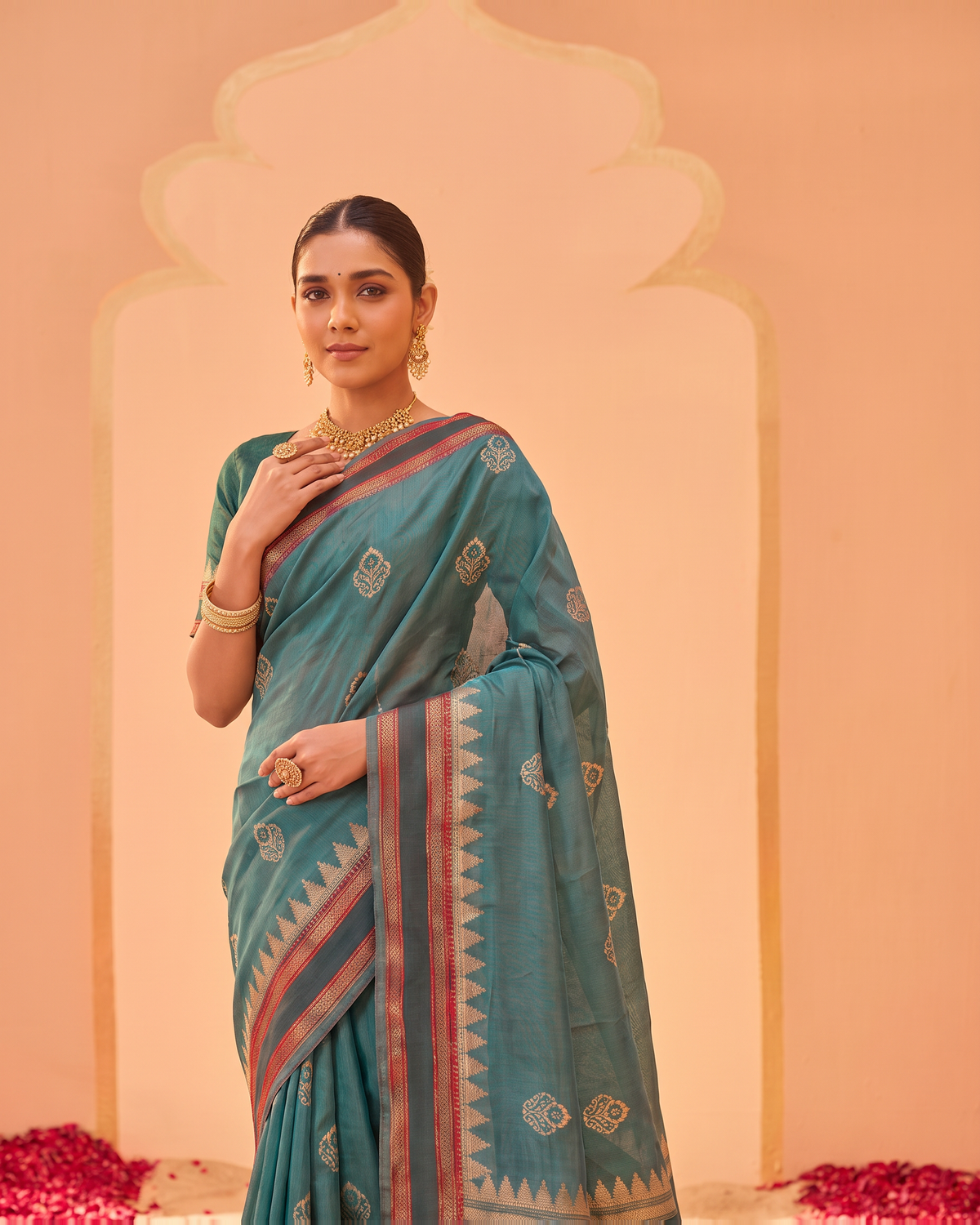 Kadambari Temple Motif Zari Silk Saree with Checked Pallu - Green - upper closeup
