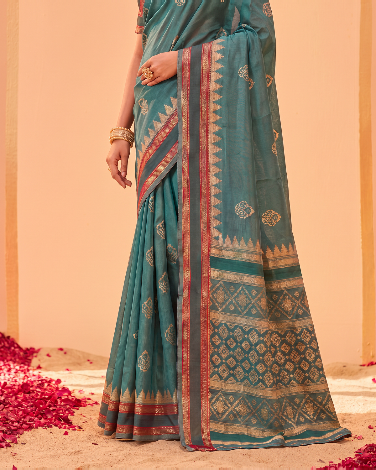 Kadambari Temple Motif Zari Silk Saree with Checked Pallu - Green - lower closeup
