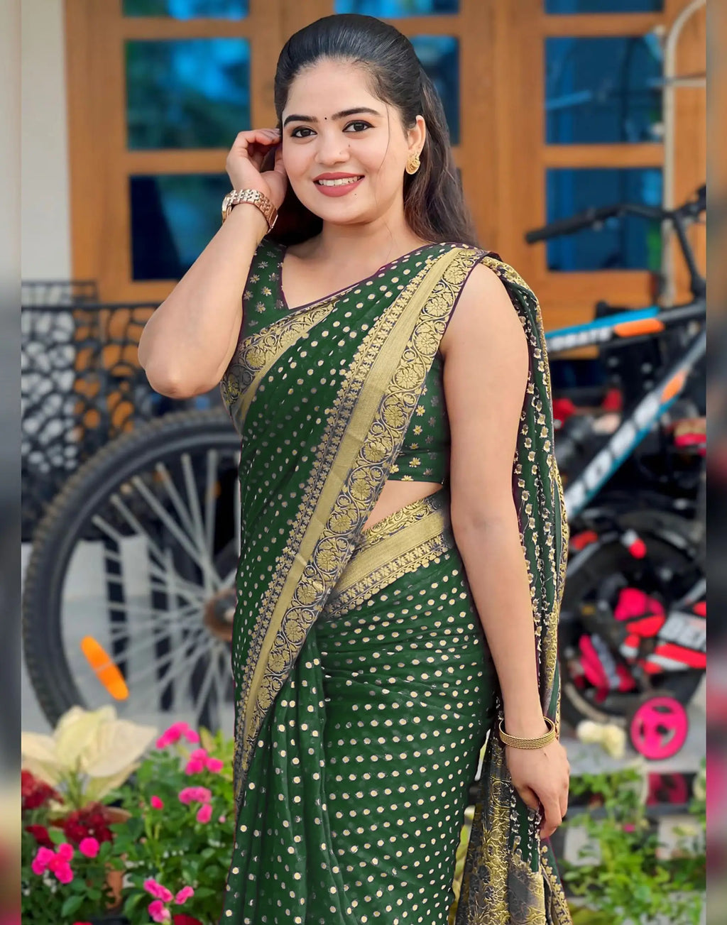 Kaira Dotted Zari Paithani Silk Saree - Green - lower border closeup