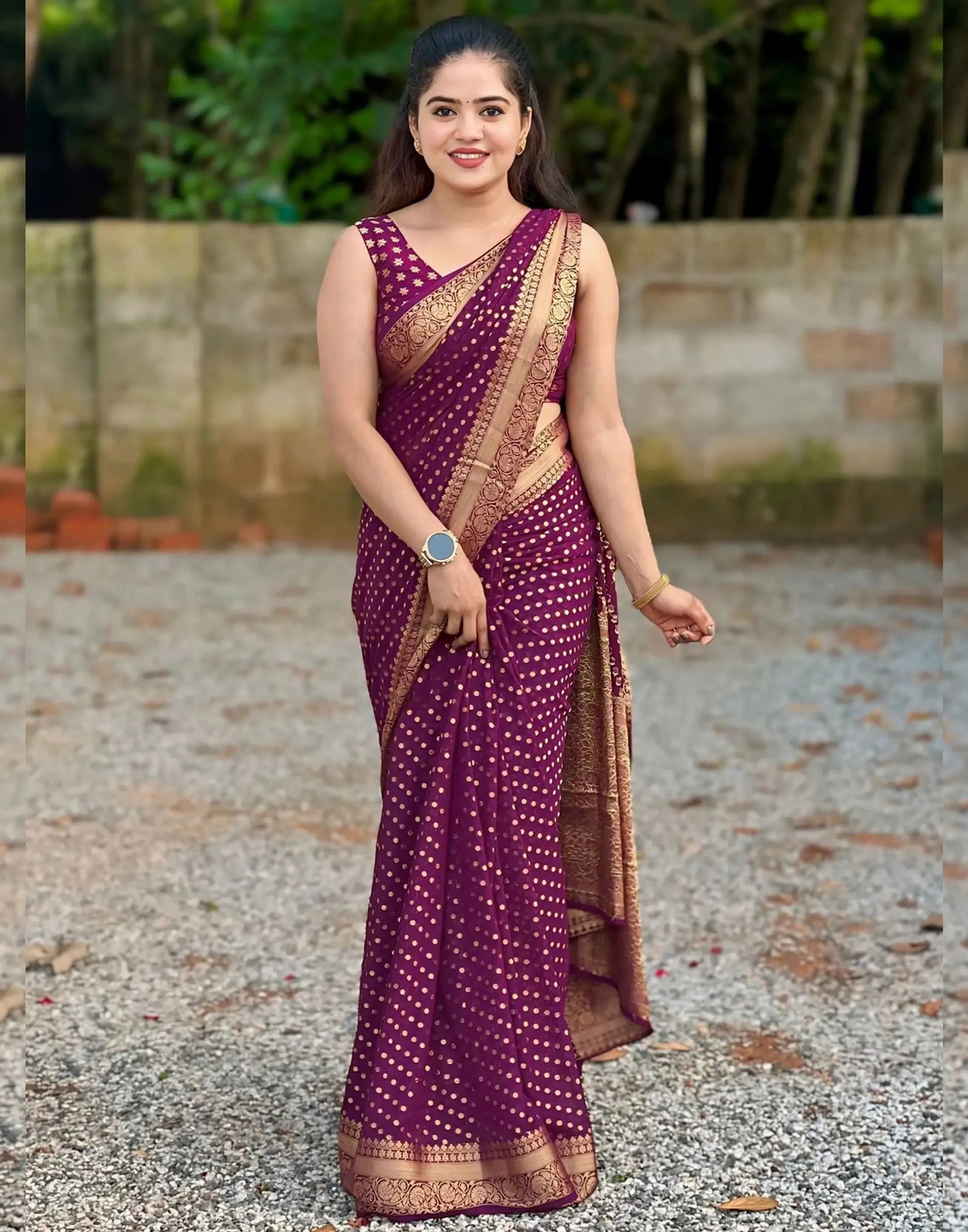 Kaira Dotted Zari Paithani Silk Saree - New Wine - lower border closeup