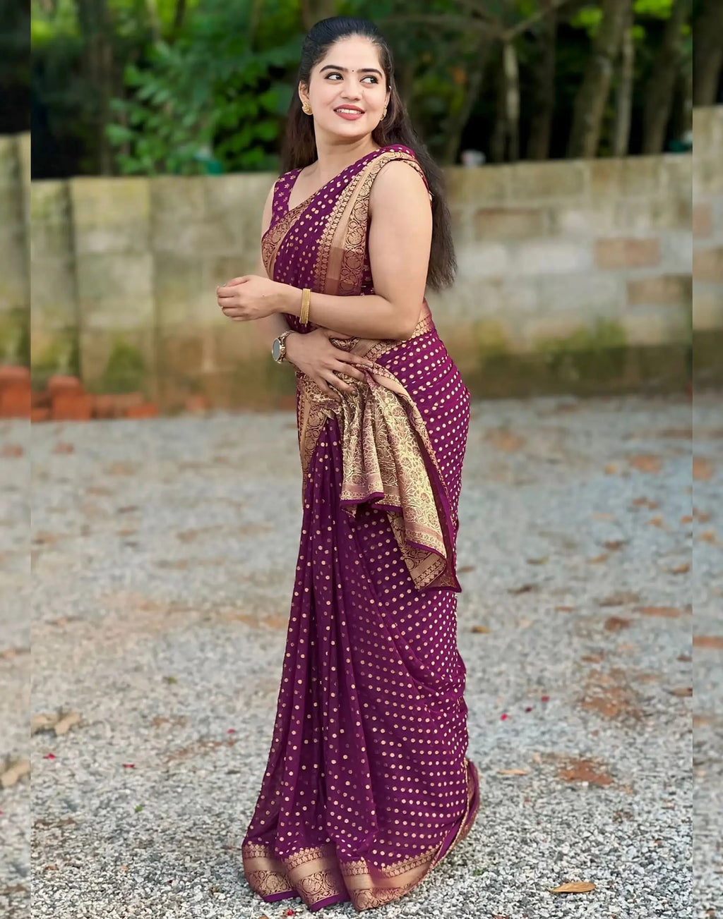 Kaira Dotted Zari Paithani Silk Saree - New Wine - detail view 6