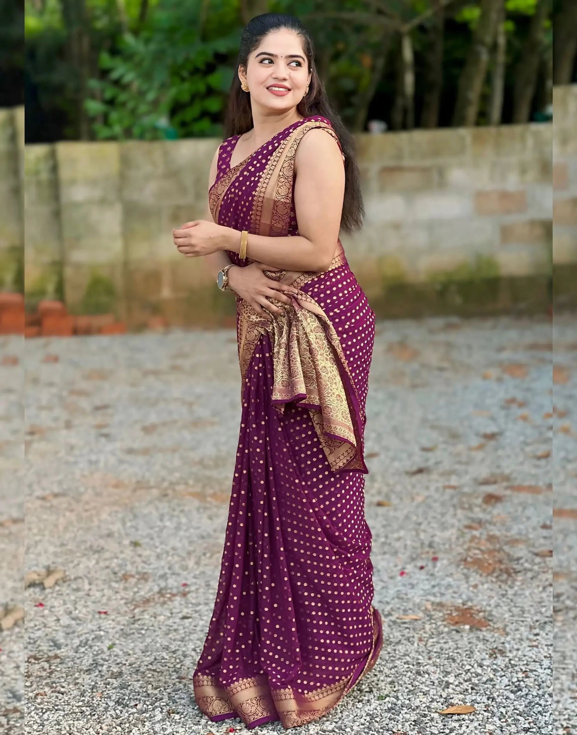 Kaira Dotted Zari Paithani Silk Saree - New Wine - detail view 6