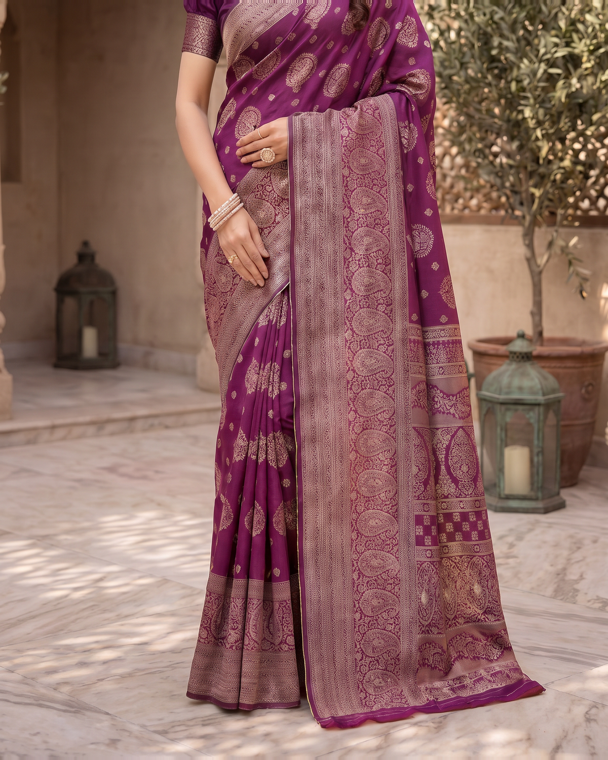 Kamalika Regal Border Silk Saree - Wine - lower border closeup