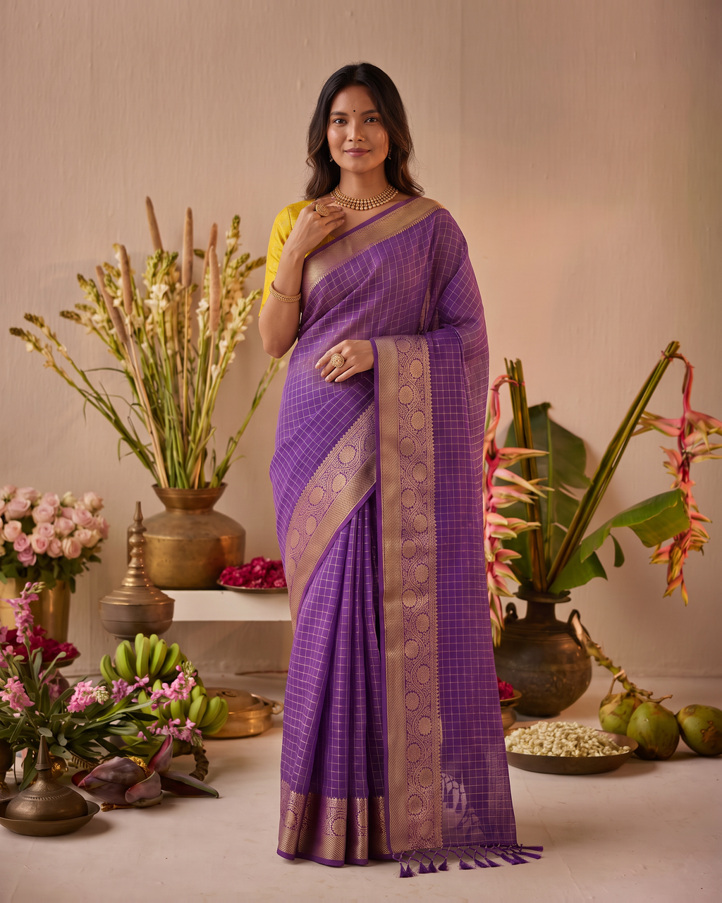 Kiara Dual Tone Festive Saree with Graceful Pallu - Purple - upper closeup