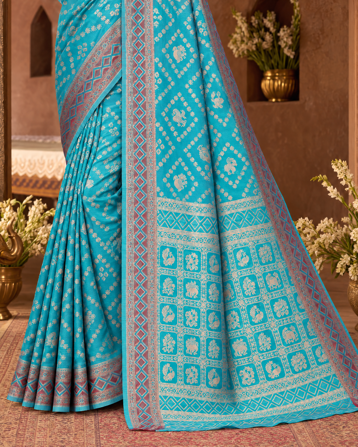 Kritika Diamond Pattern Zari Silk Saree with Geometric Pallu - Rama - lower closeup