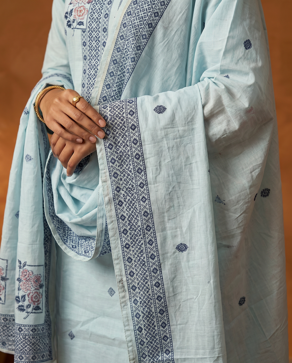 Light Green Embroidered Salwar Suit Set with Dark Blue Detail - dupatta