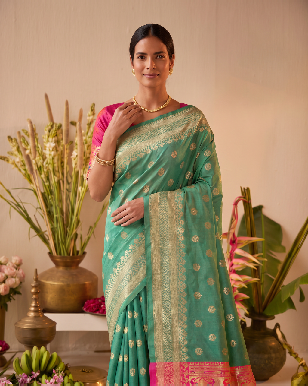 Madhura Floral Zari Paithani Silk Saree - Aqua Green - upper closeup