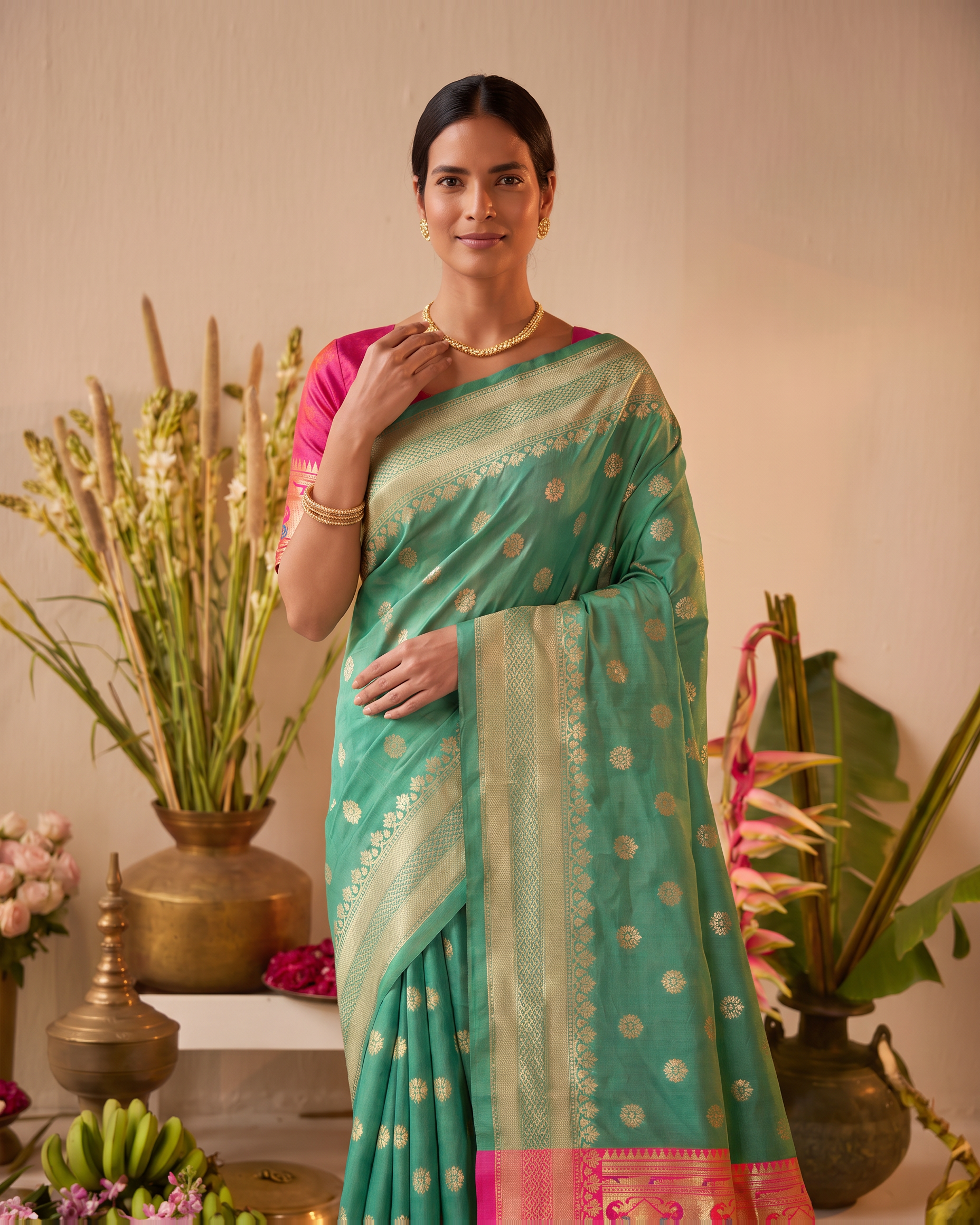 Madhura Floral Zari Paithani Silk Saree - Aqua Green - upper closeup