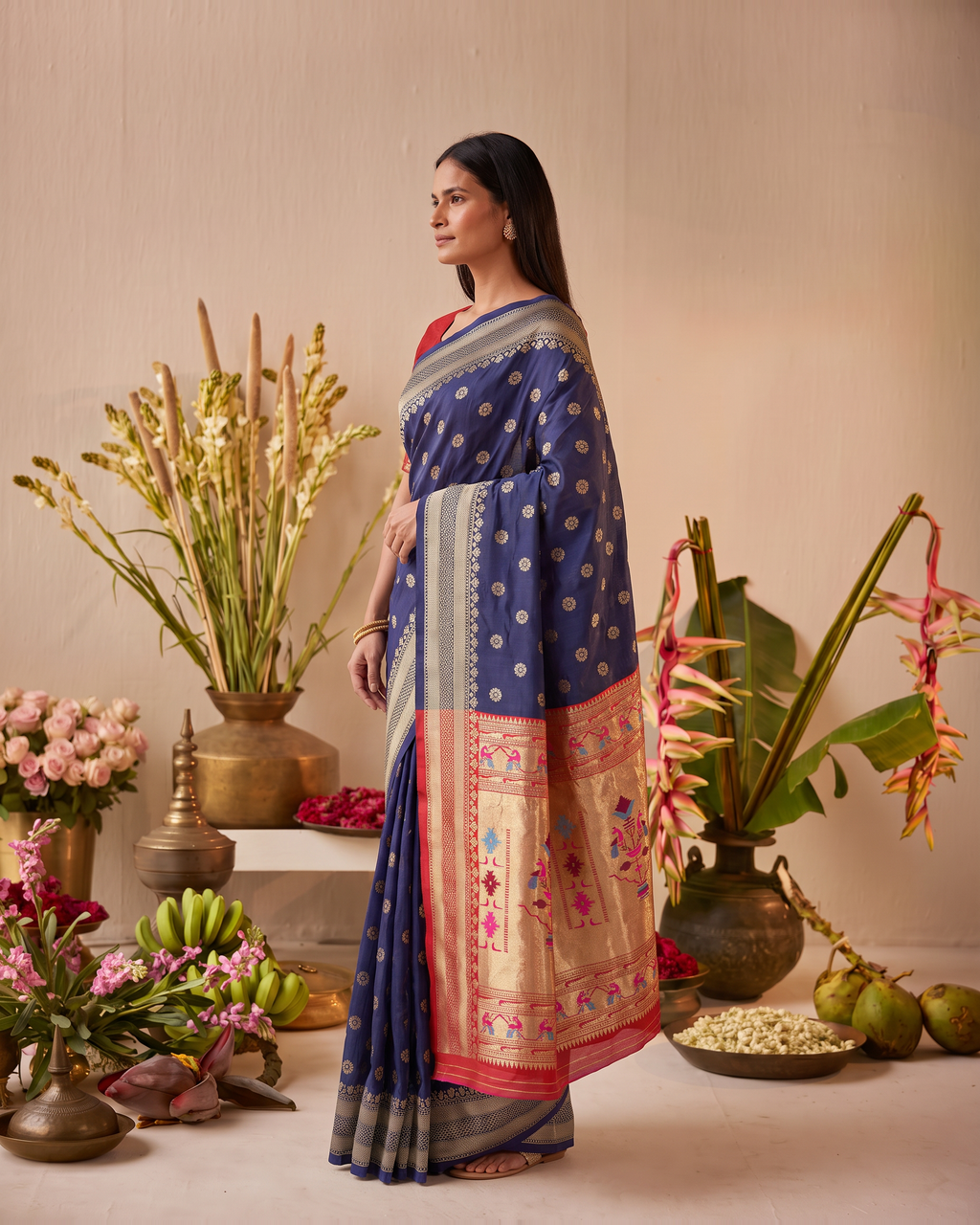 Madhura Floral Zari Paithani Silk Saree - Navy Blue - side drape