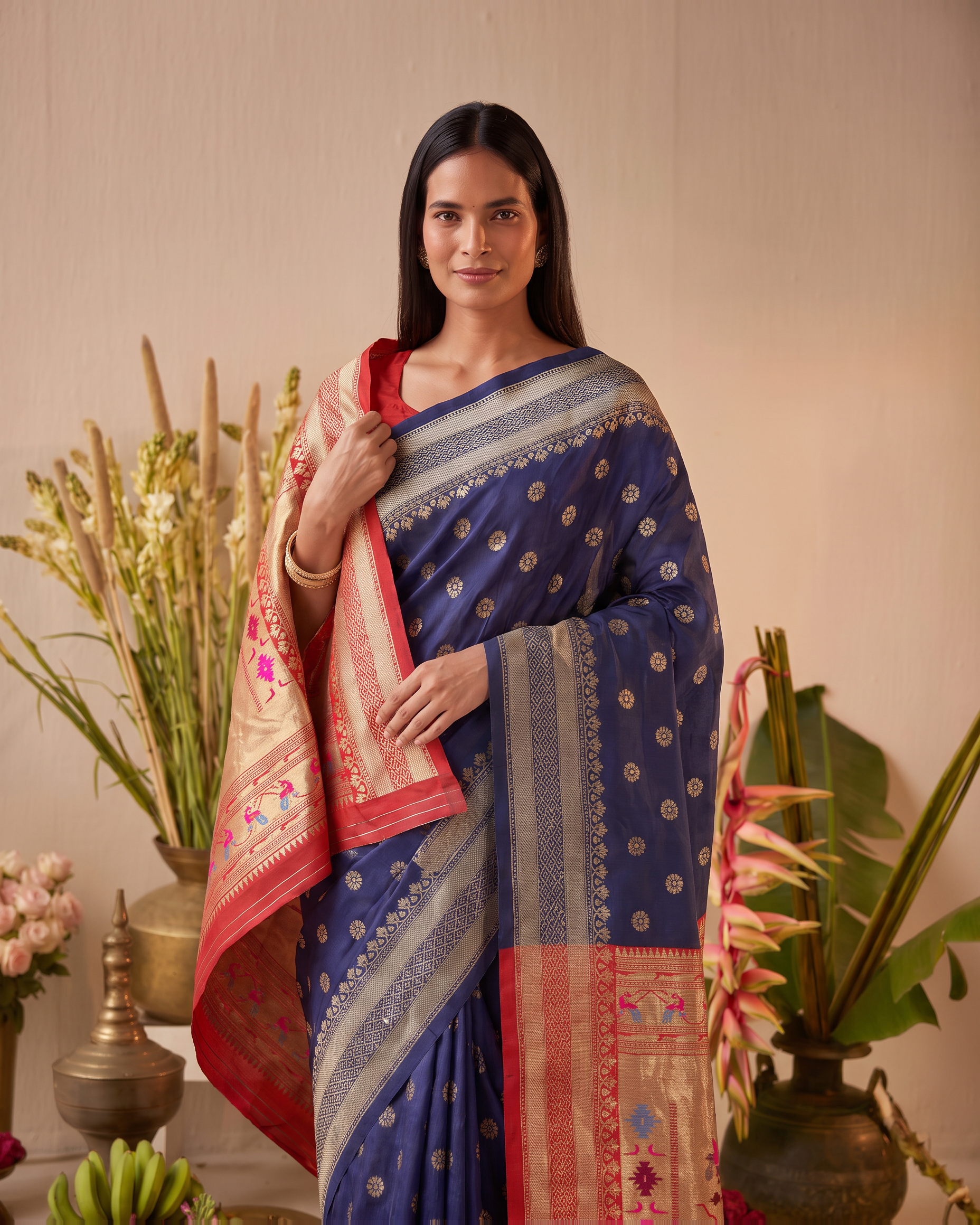 Madhura Floral Zari Paithani Silk Saree - Navy Blue - upper closeup
