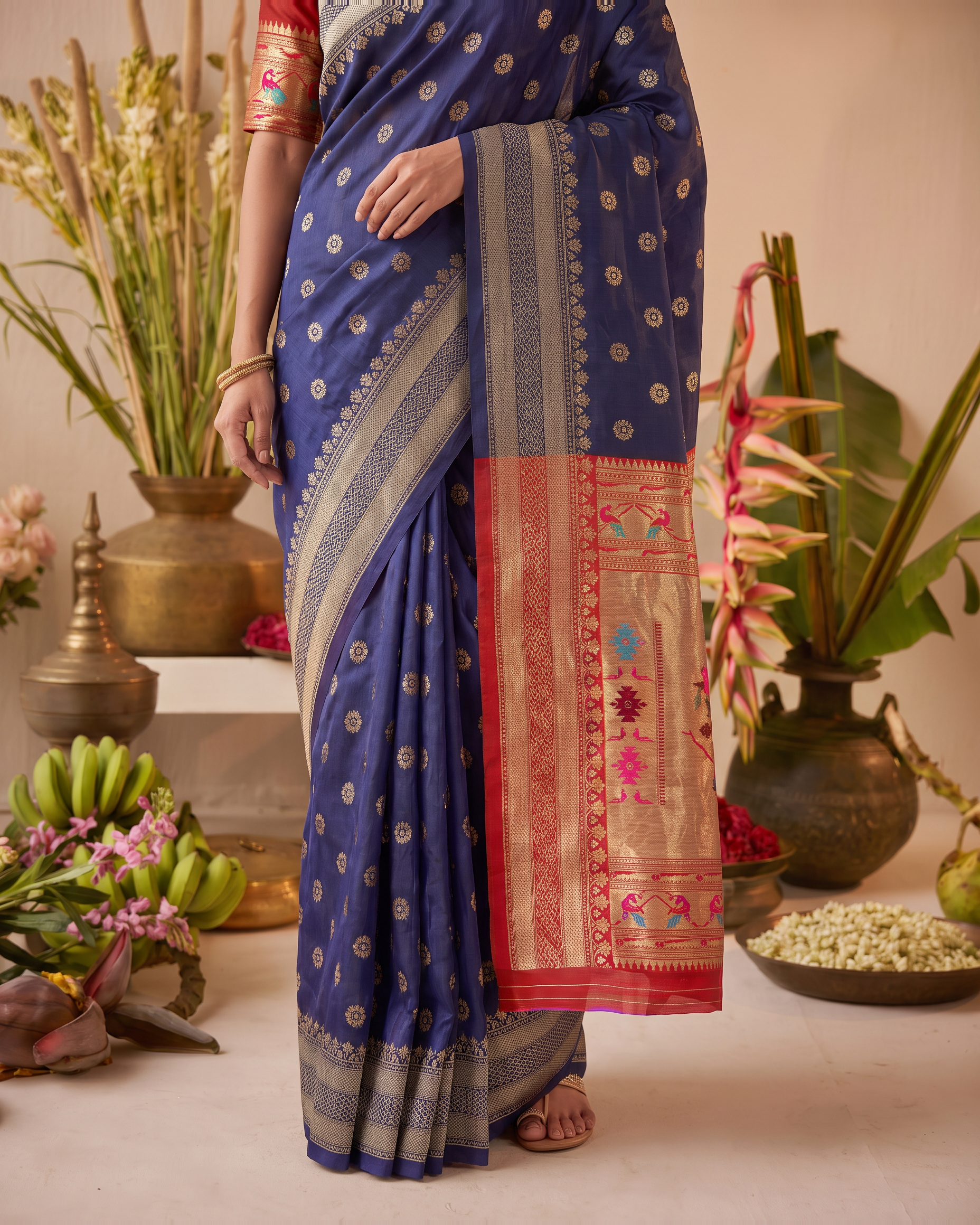 Madhura Floral Zari Paithani Silk Saree - Navy Blue - lower closeup