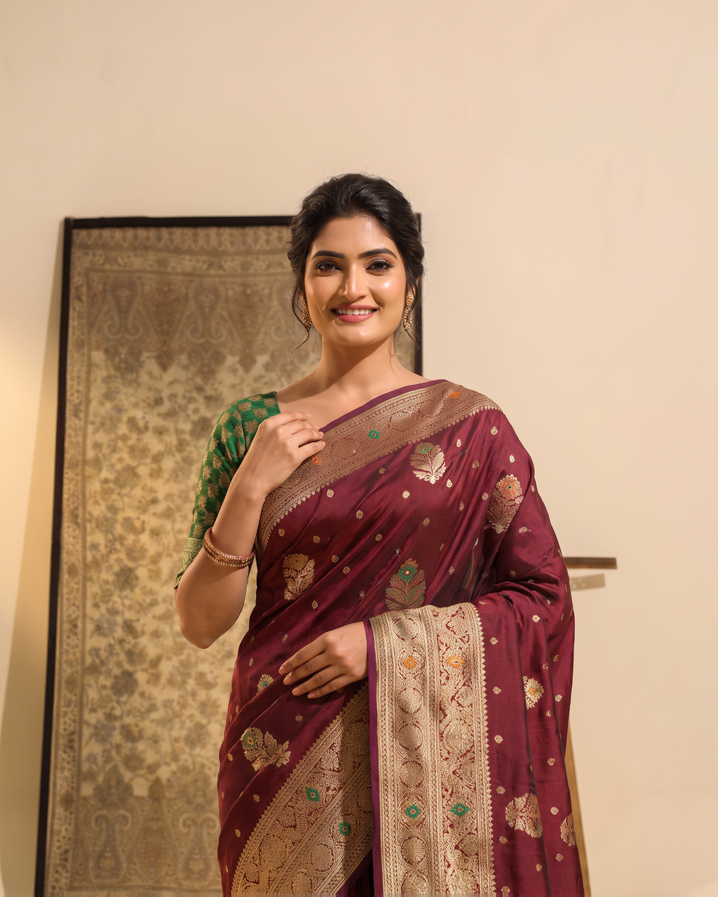 Manasvi Paisley Pallu Zari Silk Saree with Classic Butti - Maroon - upper closeup
