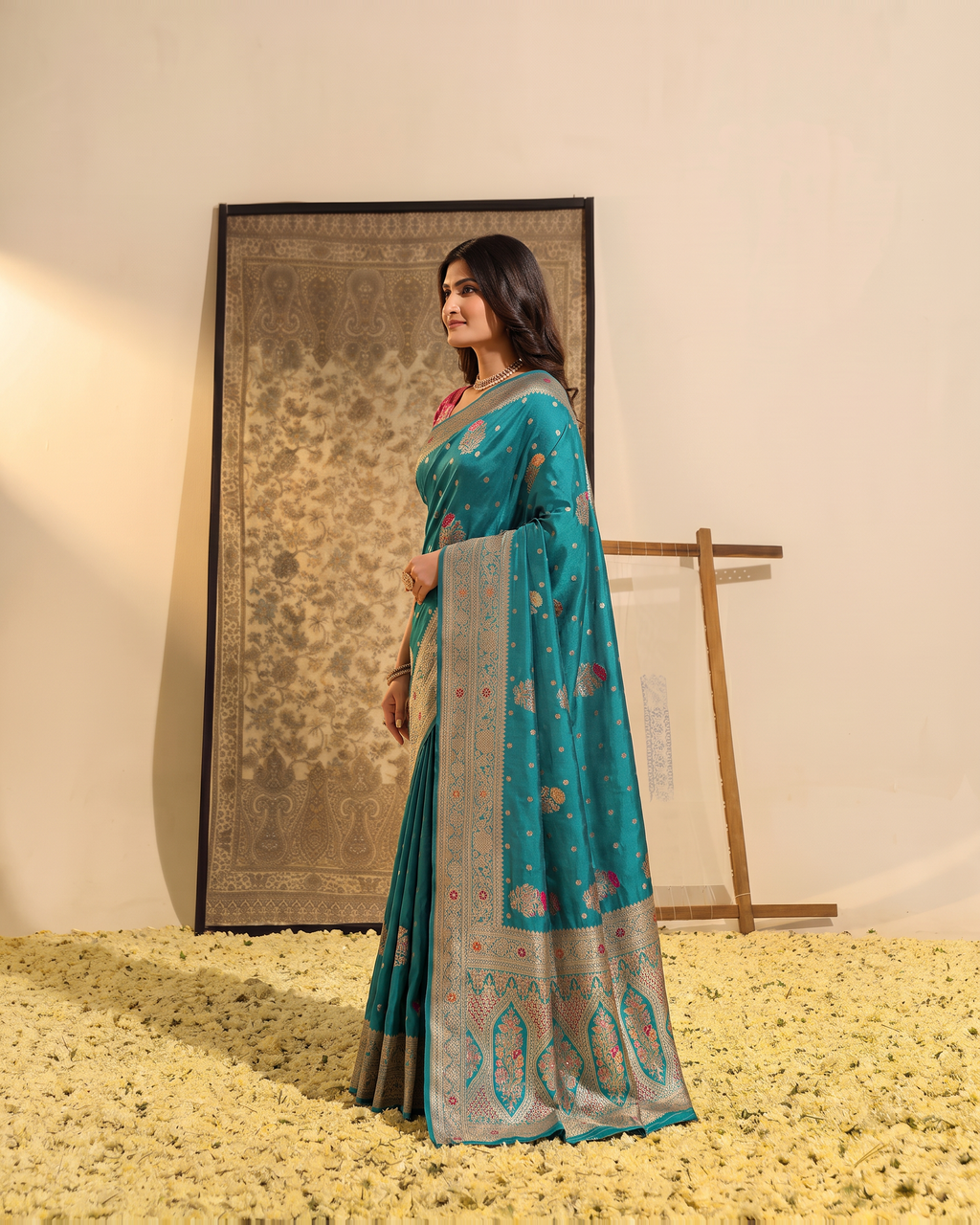 Manasvi Paisley Pallu Zari Silk Saree with Classic Butti - Rama - side