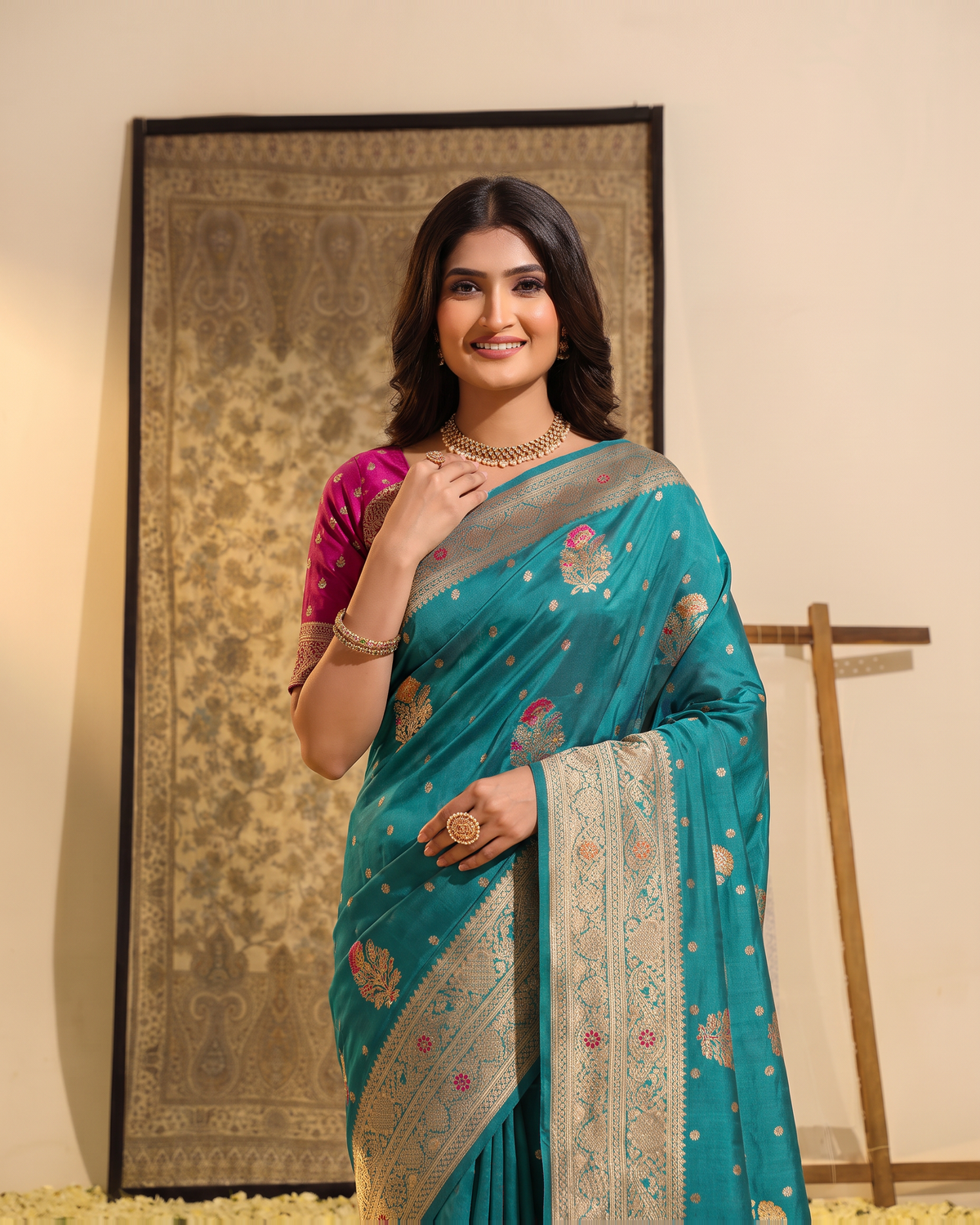 Manasvi Paisley Pallu Zari Silk Saree with Classic Butti - Rama - upper closeup