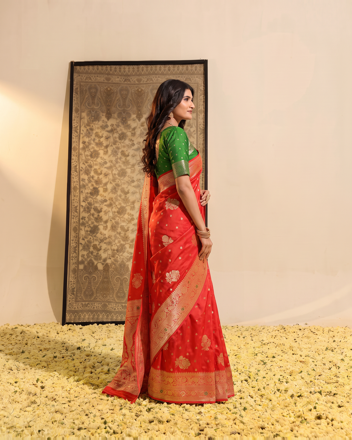 Manasvi Paisley Pallu Zari Silk Saree with Classic Butti - Red - side