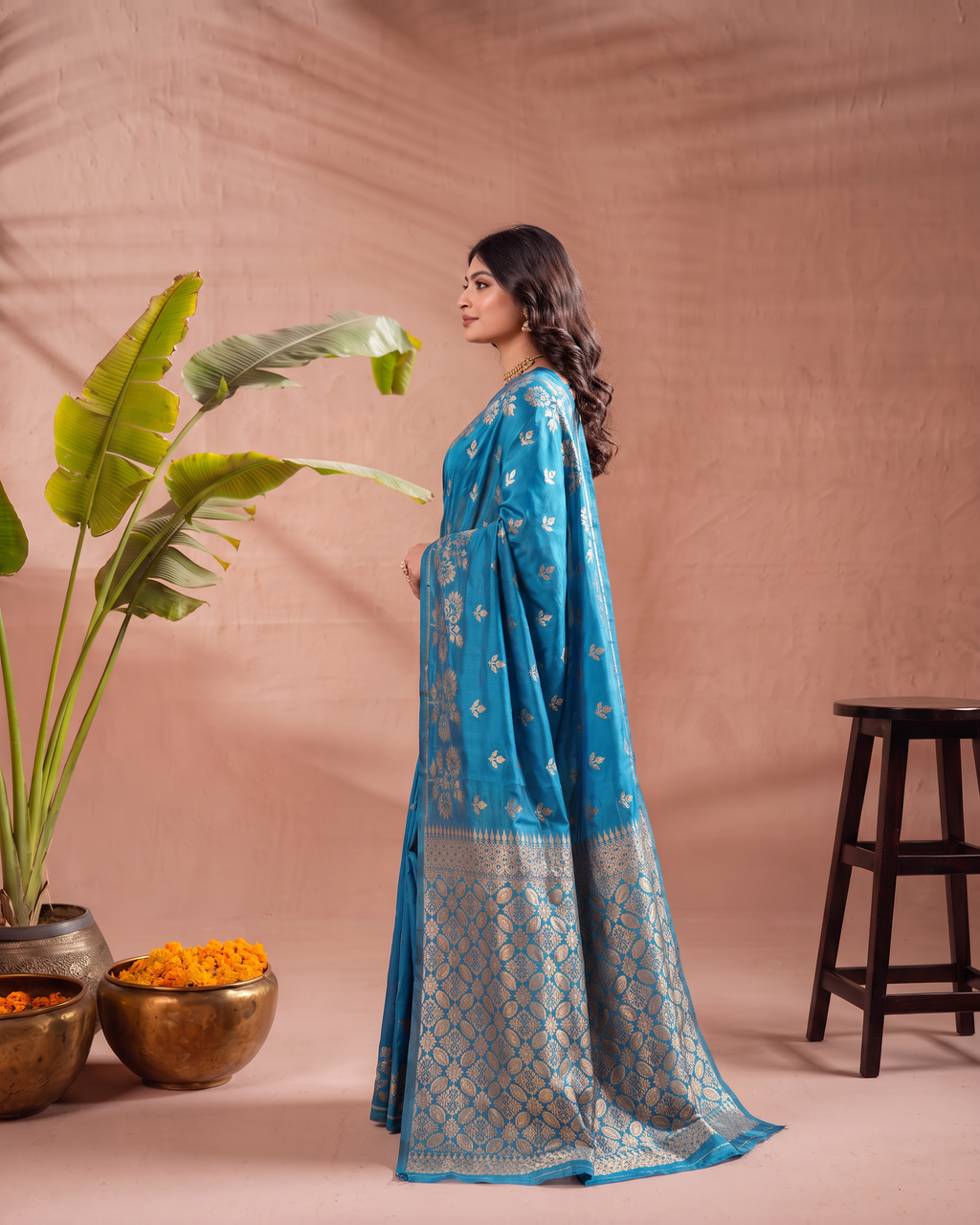Meera Floral Butta Paithani Silk Saree - Firozi Blue - side drape