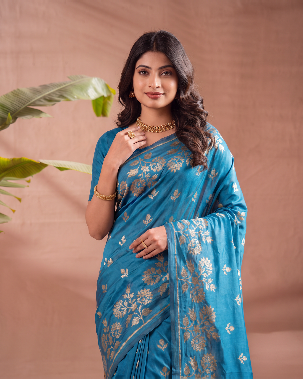 Meera Floral Butta Paithani Silk Saree - Firozi Blue - upper closeup
