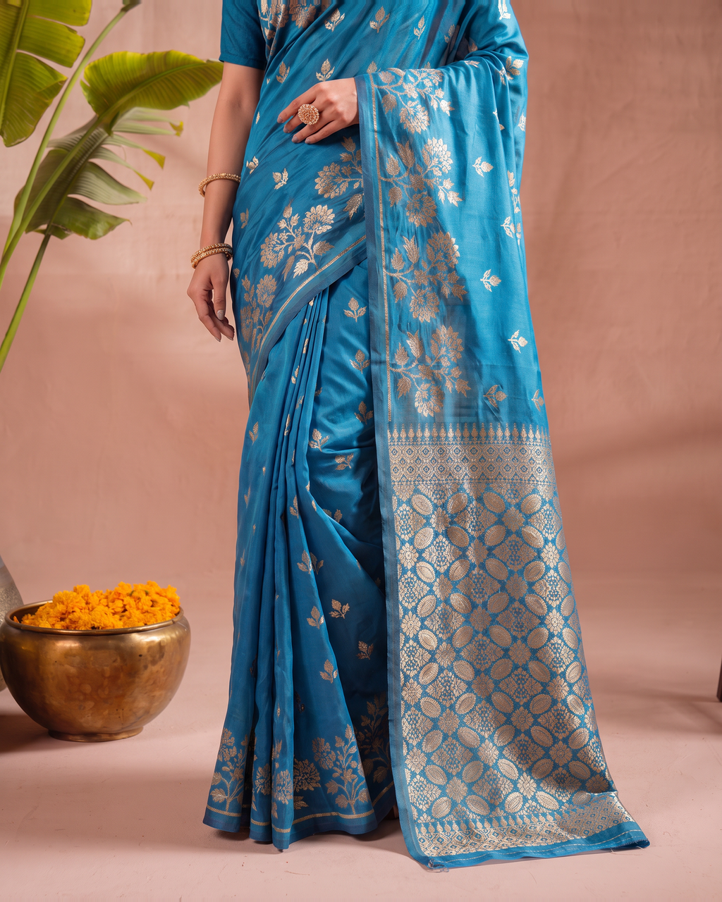 Meera Floral Butta Paithani Silk Saree - Firozi Blue - lower border closeup