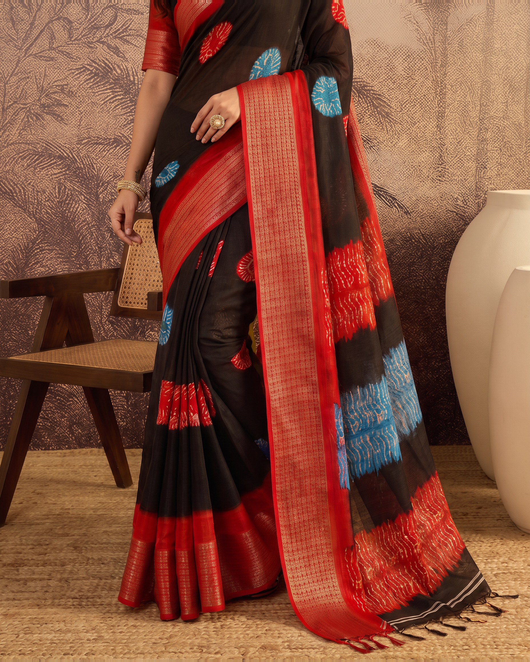 Mira Marshmallow Tone Festive Saree with Soft Contrast Pallu - Black Red - lower closeup