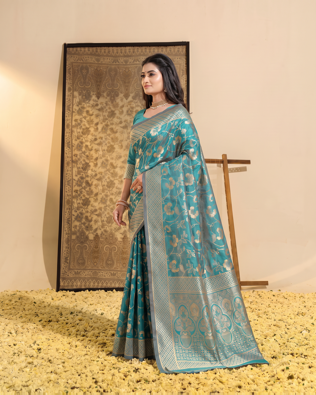Mrinalini Blooming Garden Silk Saree - Rama Green - side drape