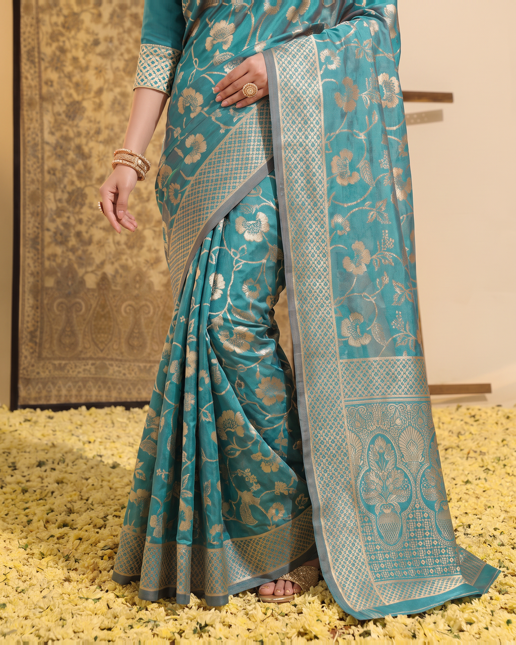 Mrinalini Blooming Garden Silk Saree - Rama Green - lower border closeup