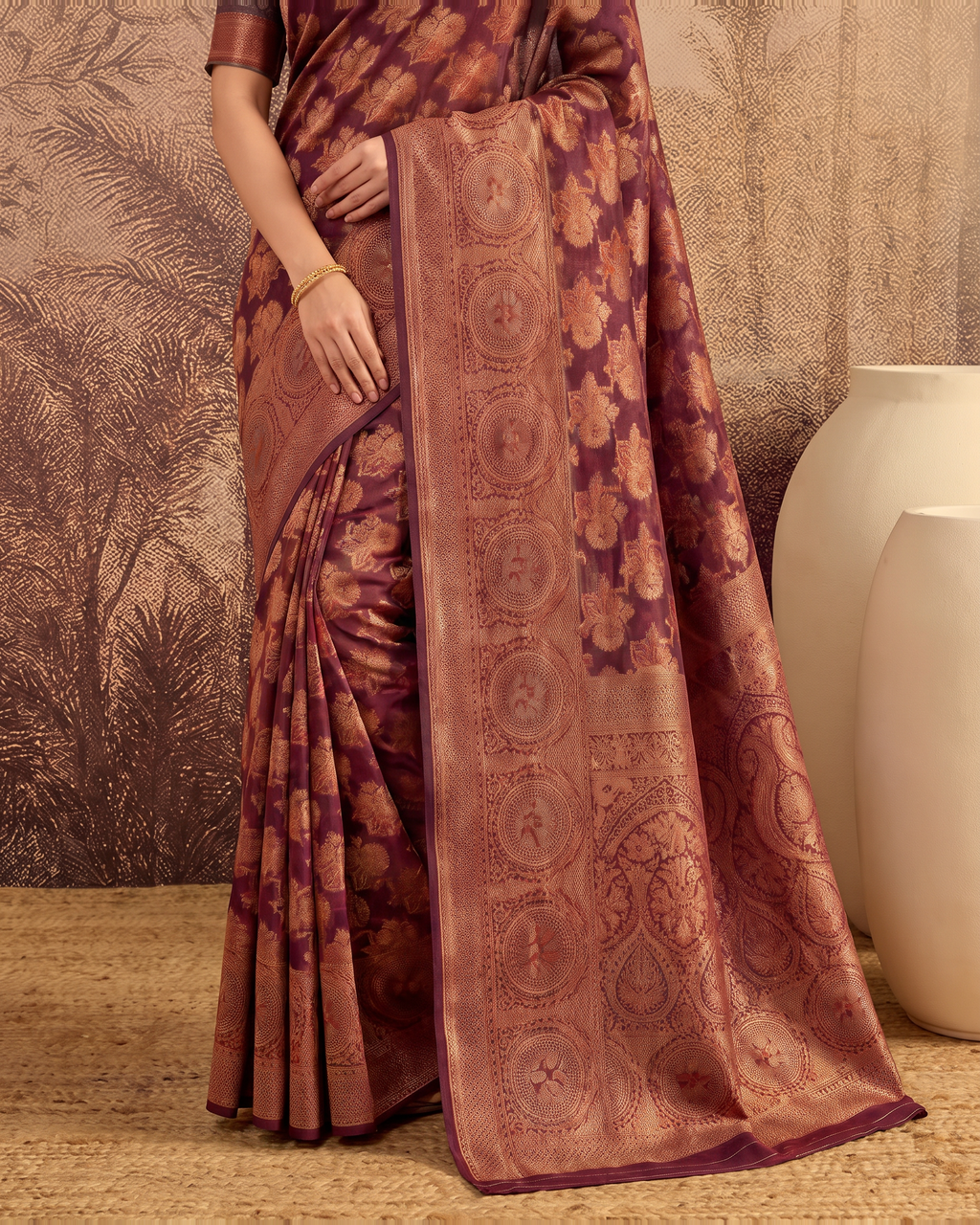 Ojasvi Organza Style Festive Saree with Two Tone Pallu - Brown - lower closeup