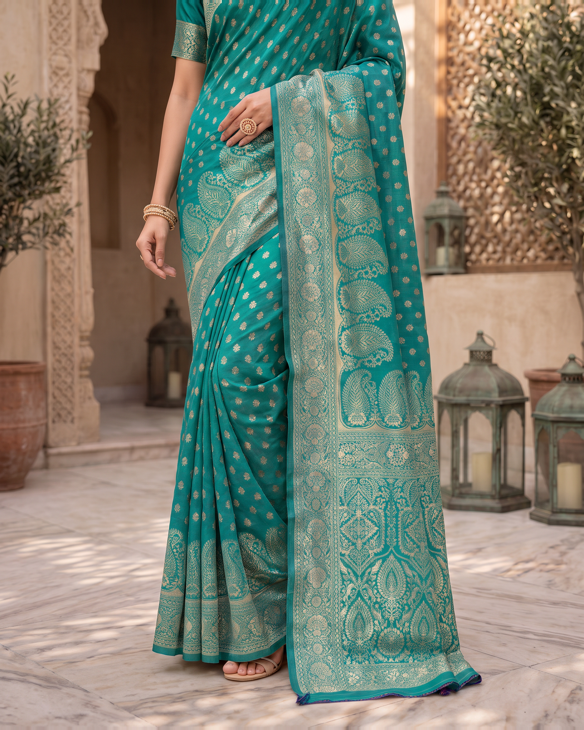 Padmalaya Ornate Paisley Pallu Silk Saree - Rama Green - lower border closeup