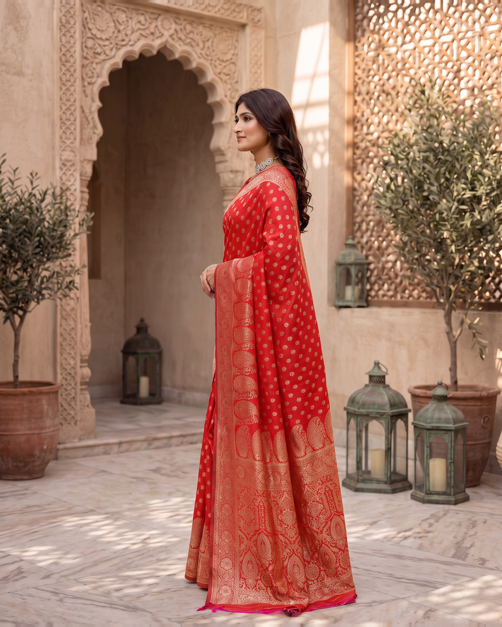 Padmalaya Ornate Paisley Pallu Silk Saree - Red - side drape