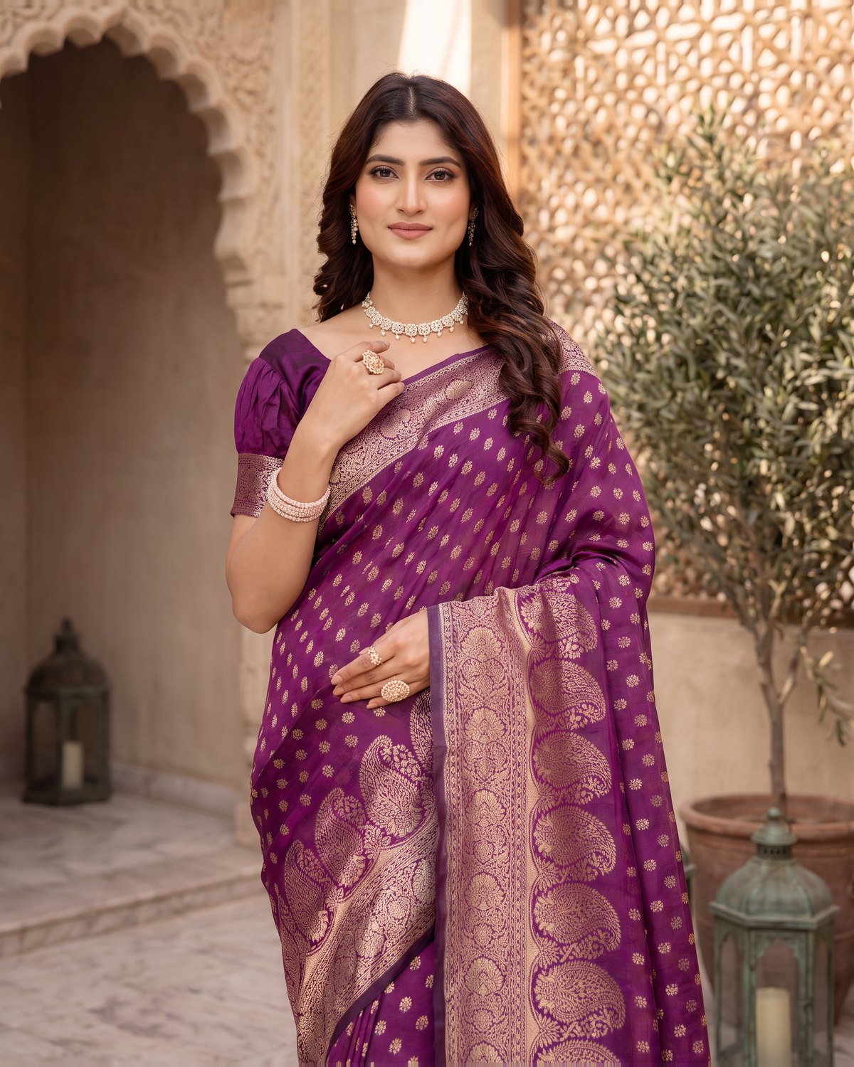 Padmalaya Ornate Paisley Pallu Silk Saree - Wine - upper closeup