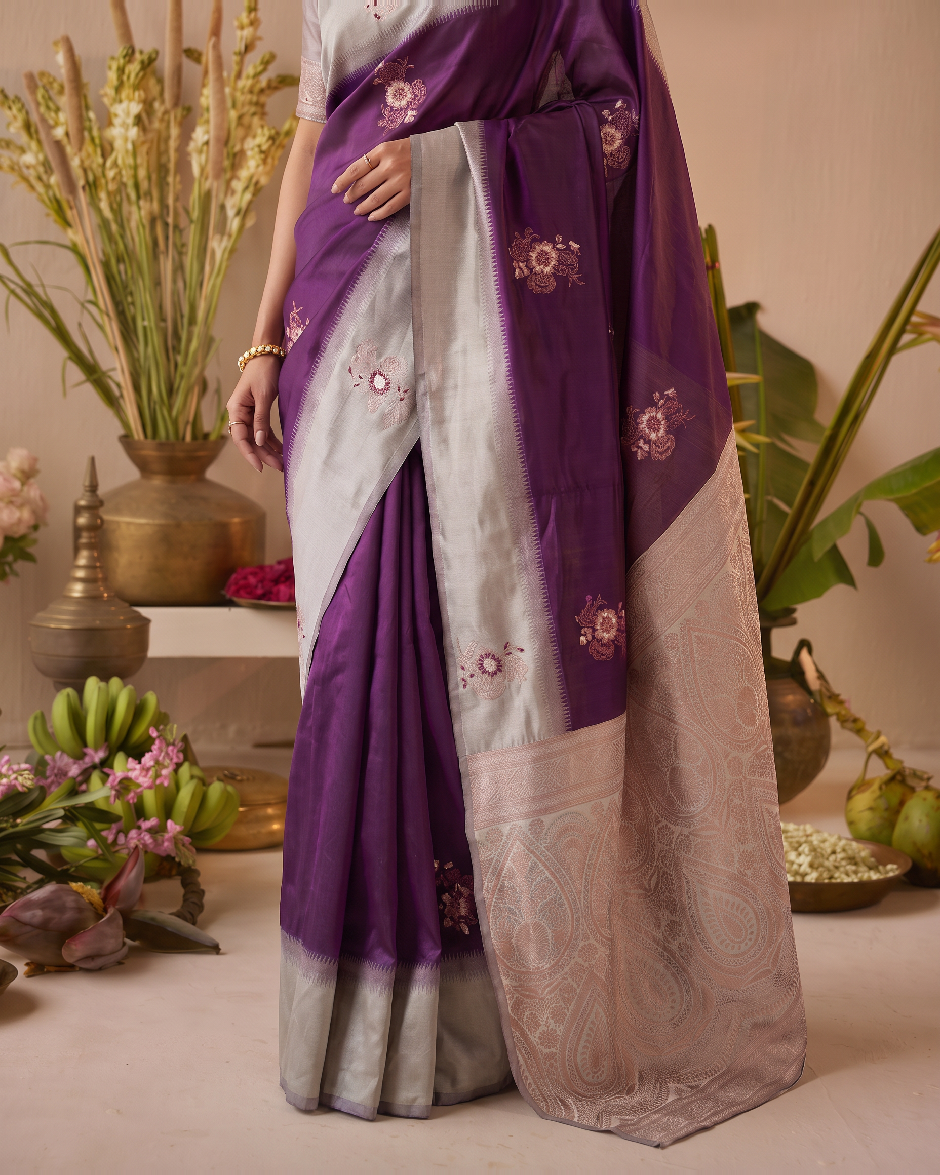 Pearl Grey Purple Silk Saree with Elegant Floral Motifs - lower closeup