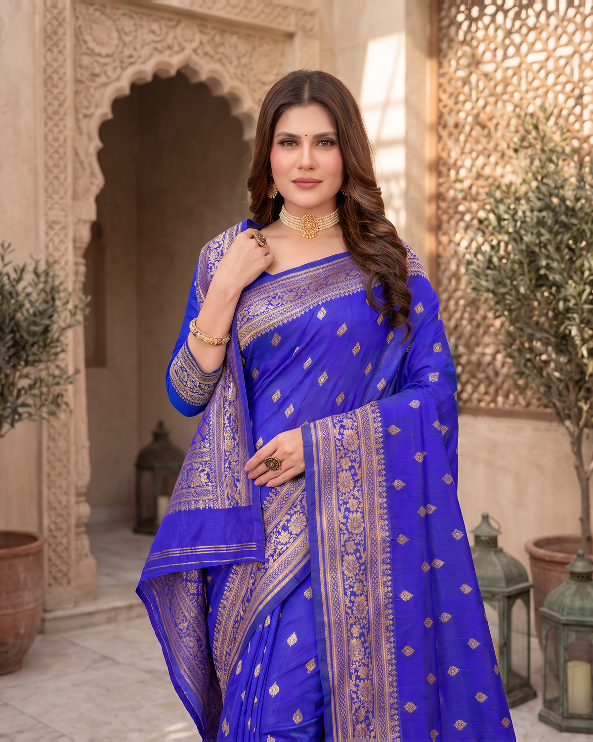 Rajeshwari Jewel Butti Silk Saree - Royal Blue - upper closeup