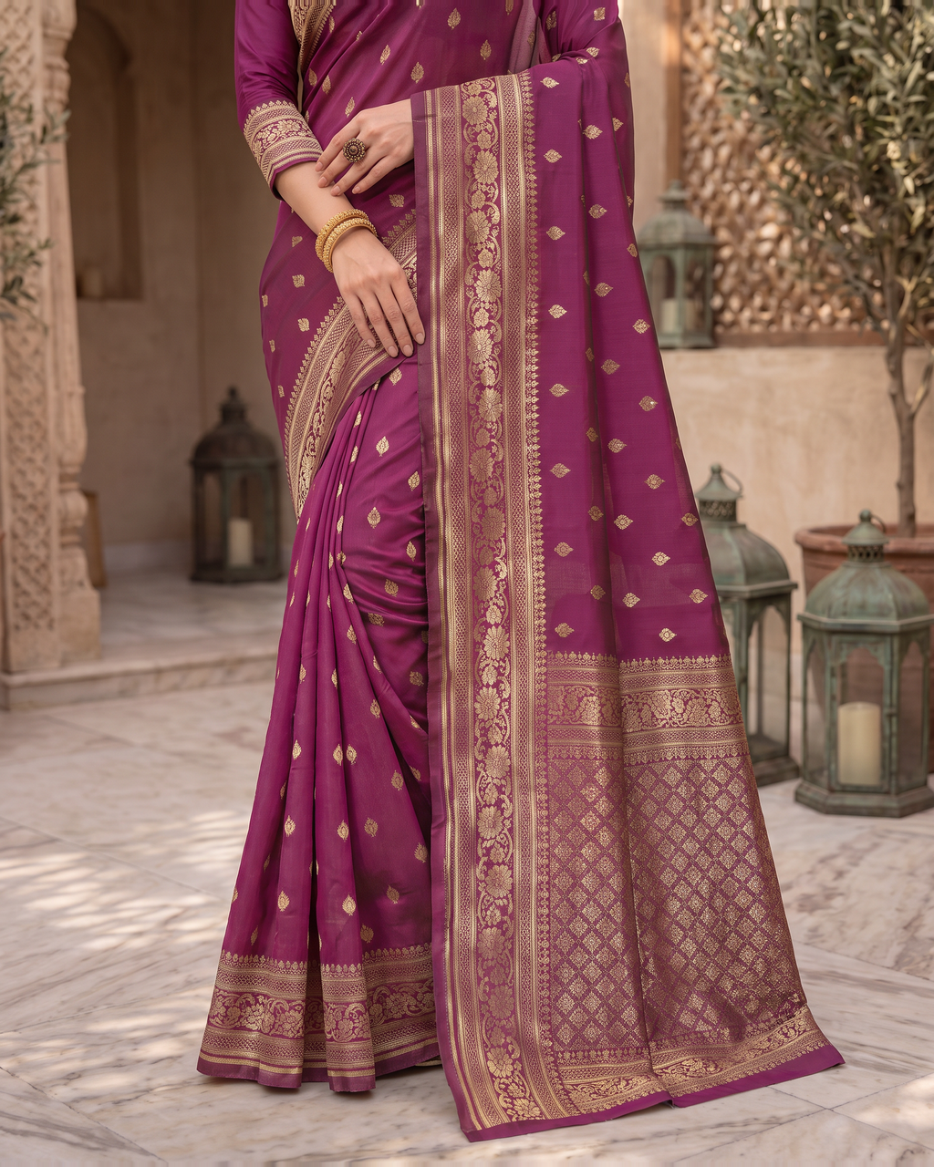 Rajeshwari Jewel Butti Silk Saree - Wine - lower border closeup