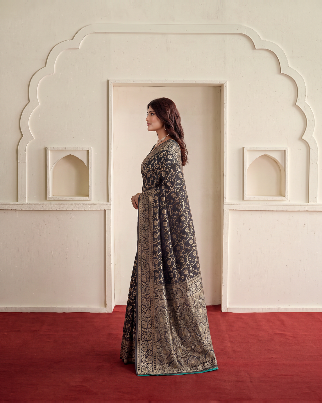 Rajvi Grand Contrast Pallu Paithani Silk Saree - Black - side drape