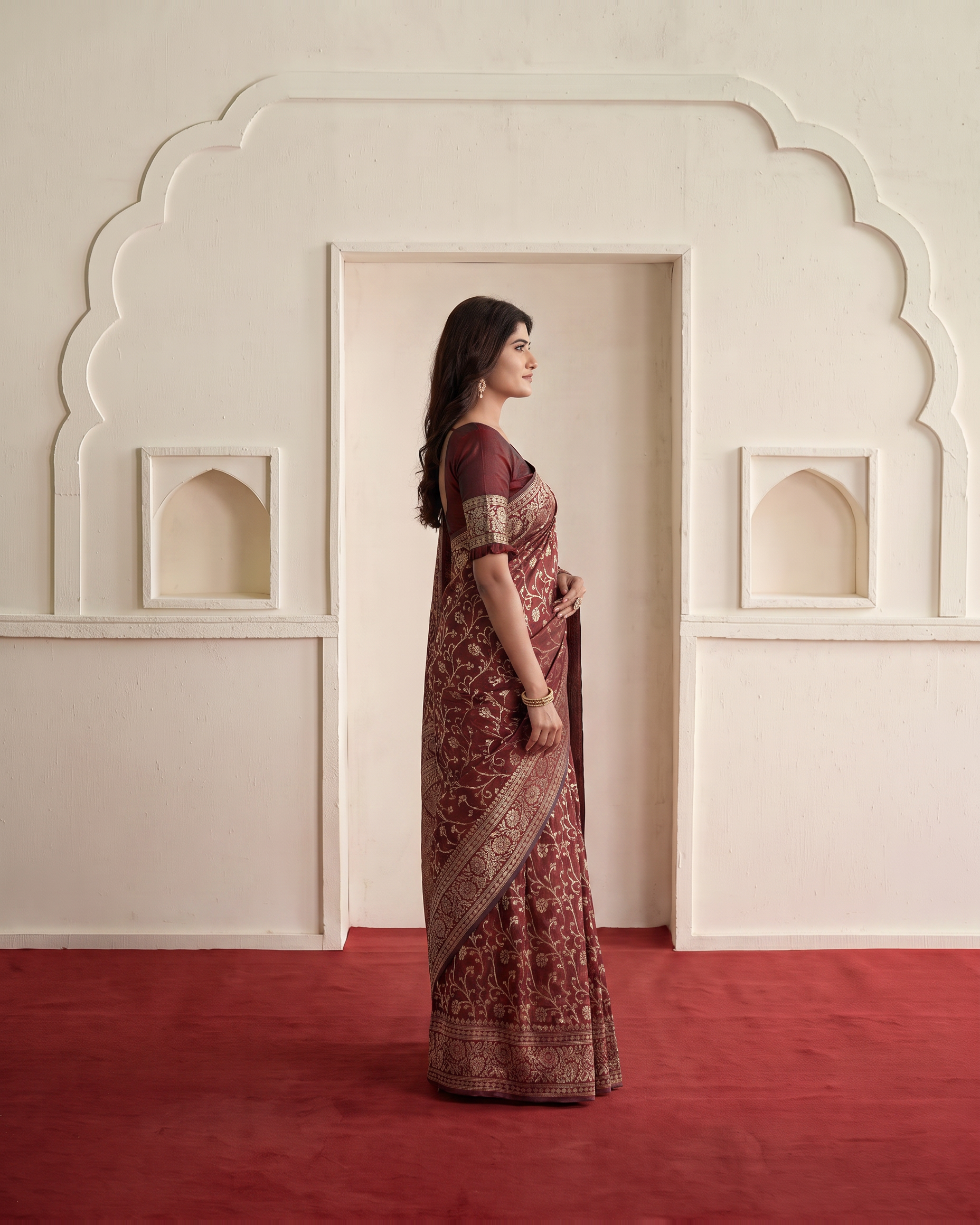 Rajvi Grand Contrast Pallu Paithani Silk Saree - Maroon - side drape