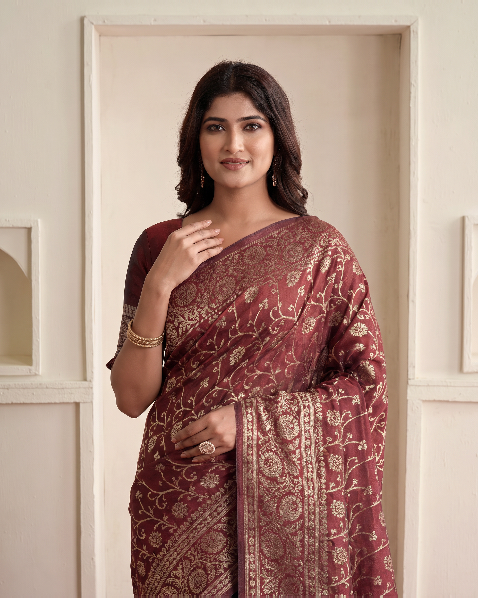 Rajvi Grand Contrast Pallu Paithani Silk Saree - Maroon - upper closeup