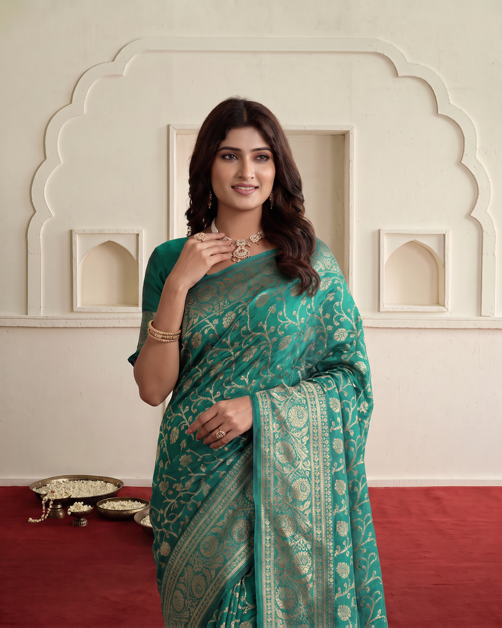 Rajvi Grand Contrast Pallu Paithani Silk Saree - Rama Green - upper closeup