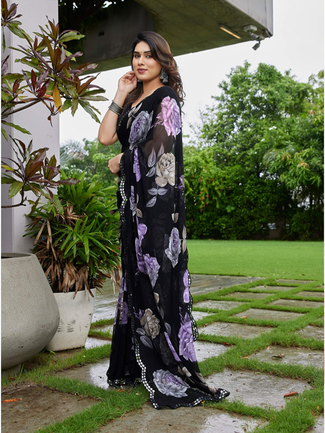 Elegant Black Floral Printed Georgette Saree with Designer Border – Party Wear & Casual Wear