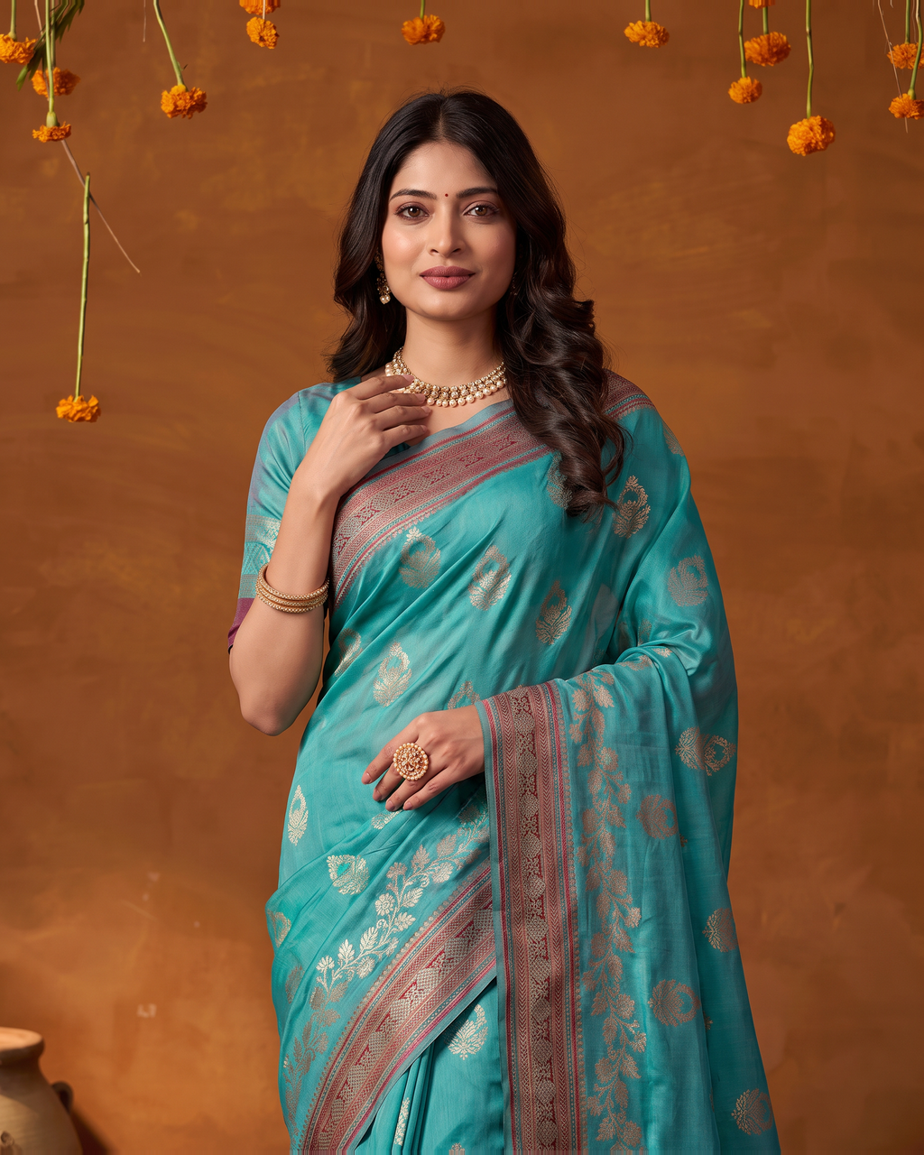 Rupali Leaf Butti Zari Silk Saree with Floral Pallu - Rama - upper closeup