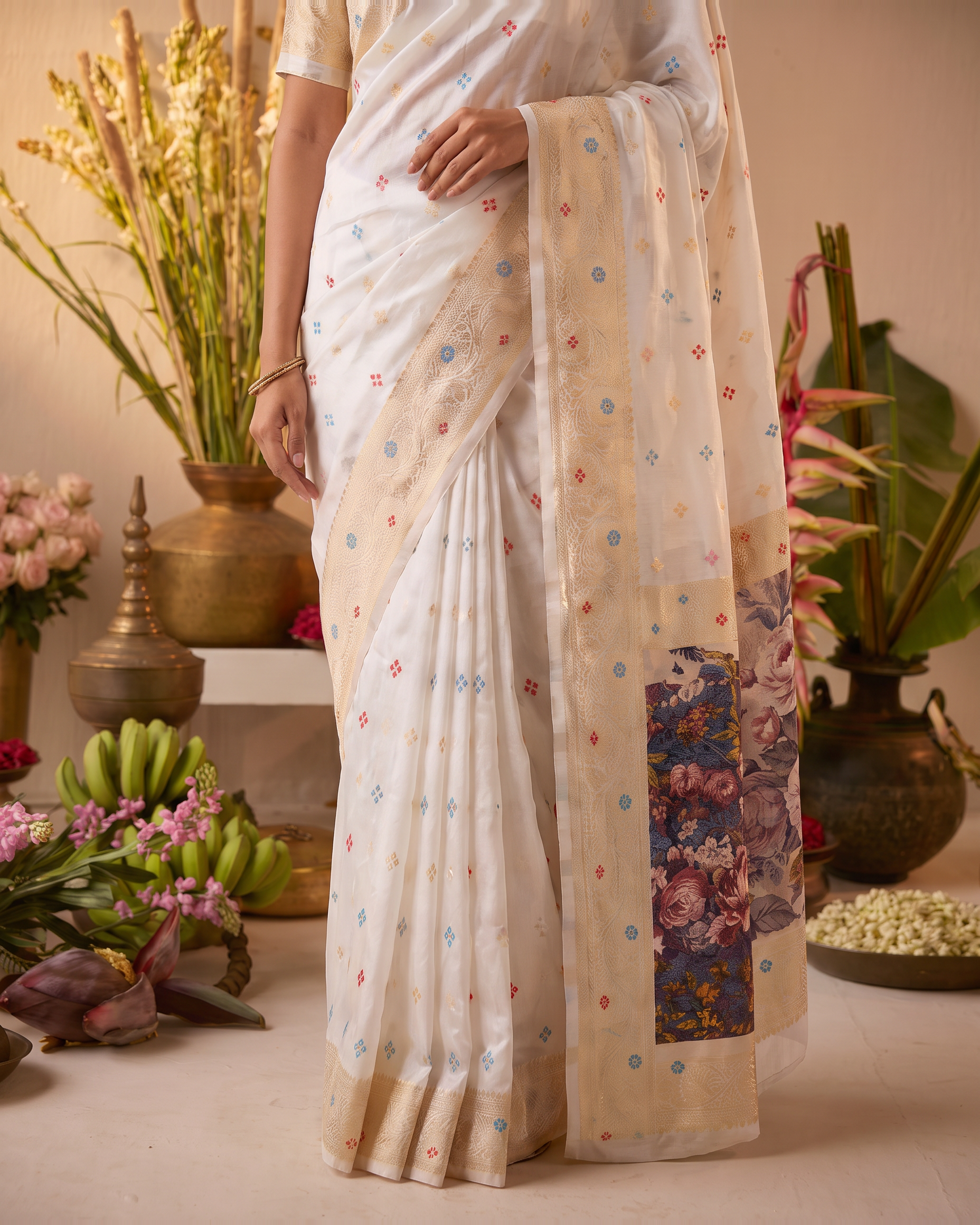 Saanvi 3D Pallu Festive Saree with Artistic Floral Finish - White Floral - lower closeup