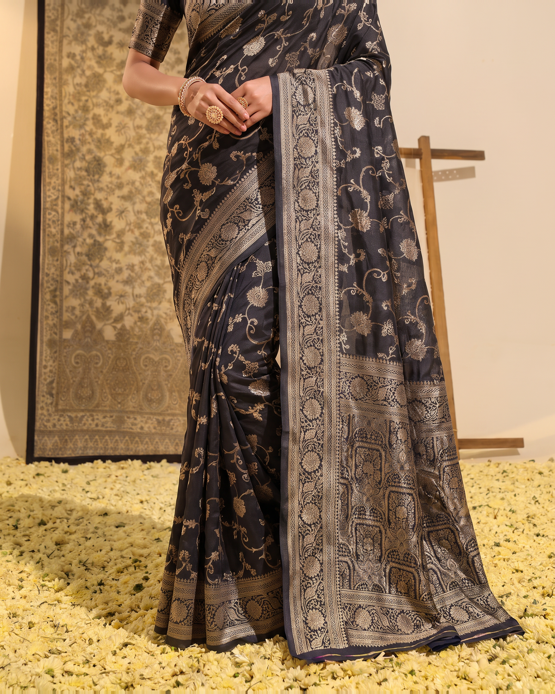 Samaira Antique Motif Paithani Silk Saree - Black - lower border closeup